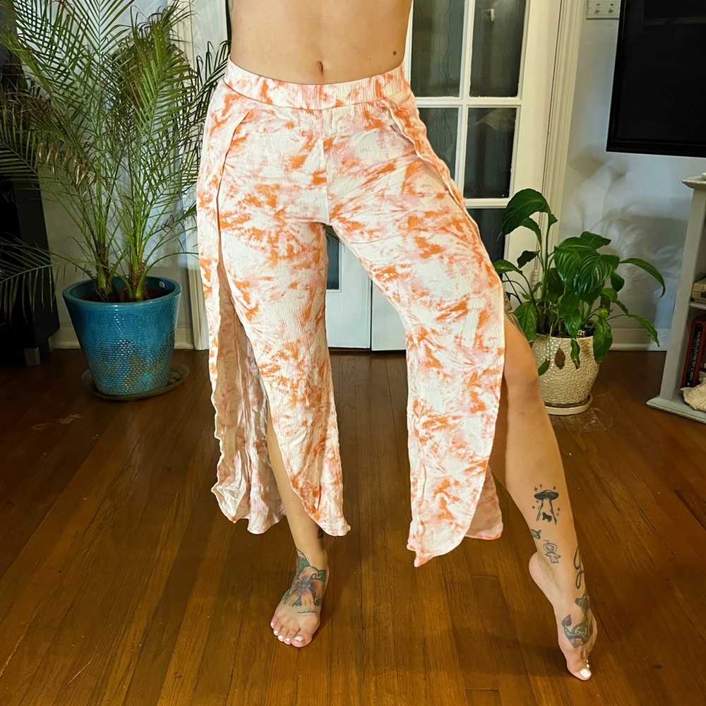White and orange pants with side slits, beach, small
